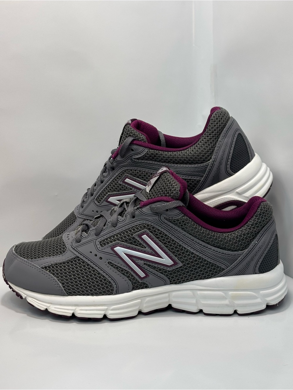 New Balance Women’s Size 9.5 D Tech Ride Running Gray And Purple Shoes W460LG2